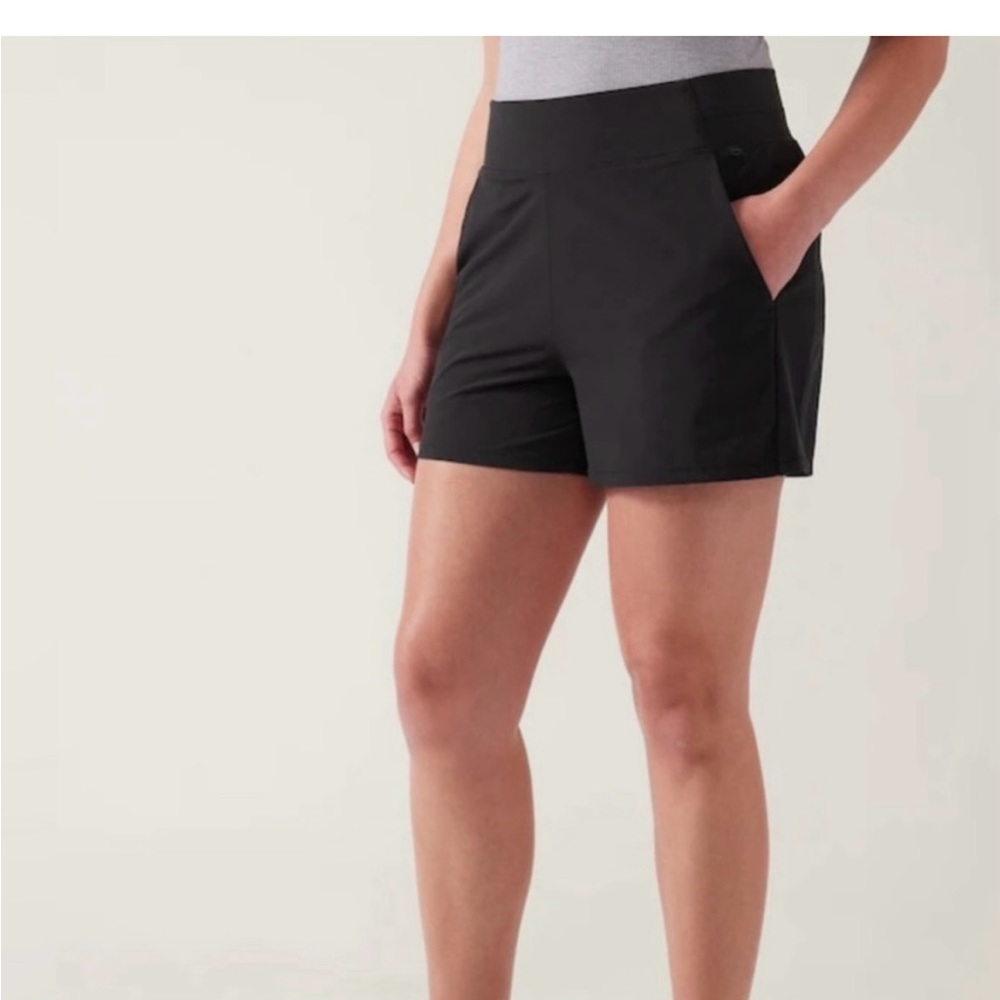 Athleta Brooklyn Shorts in Black Sz 4